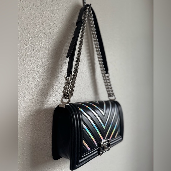 ❌SOLD❌ CHANEL Limited Edition Boy Flap Bag Chevron Lambskin Holographic Medium - Picture 12 of 16